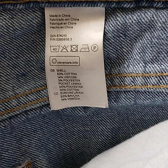 H&M Coachella High Rise Rose Embroidered Jean Shorts Size 8 Festival Boho - Picture 6 of 6